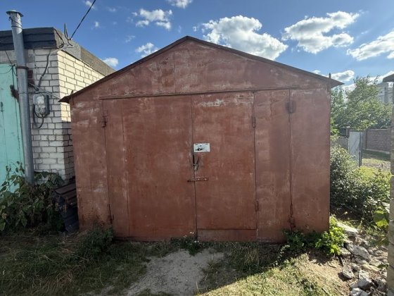 Продам металевий гараж 6/4 без місця Вараш