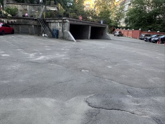 Паркомісце в паркінгу Киев