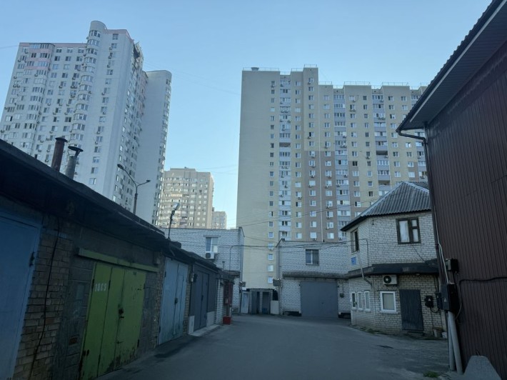 Продам цегляний гараж (укриття) 40 м² у ГК «Північ» (Деснянський район, вул. Закревського, 93) - фото 1