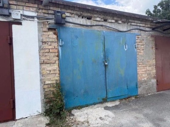 Продам гараж з підвалом. Киев