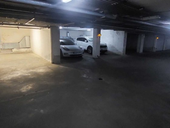 ПРОДАМ гараж-паркомісце  20,5 м2 пр-т В. Івасюка 8 Київ