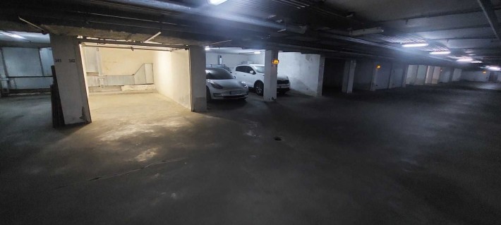 ПРОДАМ гараж-паркомісце  20,5 м2 пр-т В. Івасюка 8 - фото 1