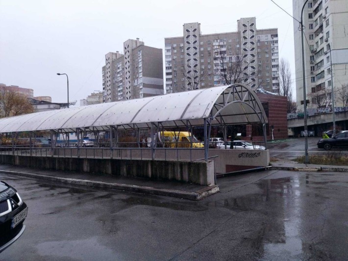 ПРОДАМ паркомісце в підземному паркінгу, вул.Мишуги, 8 - фото 1