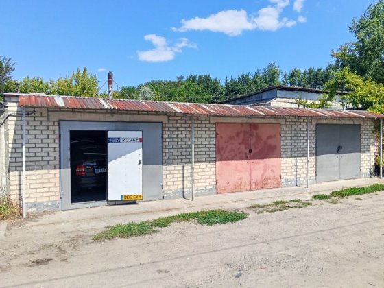 Продаю гараж - бокс в кооперативе Синтез Кременчук