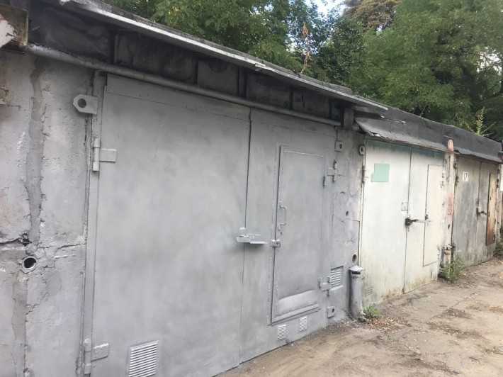 Продам капітальний гараж Соломенский ул. Новополевая 67-а - фото 1