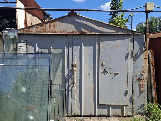 Гараж металевий приватизований із світлом, вул. Ризька Кооператив Явір біля метро Дорогожичі та Сире Киев