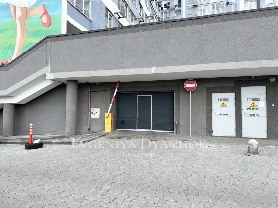 Продаж паркомісць в ЖК Лебединый, Ревуцького, 40-Б Київ