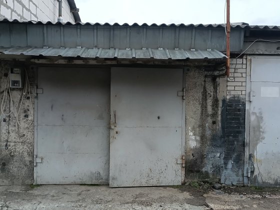 Гараж, сто. Возле метро Сирец. Киев