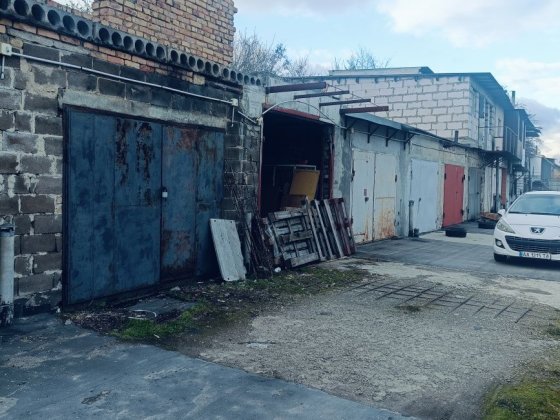 Продам два гаража Киев