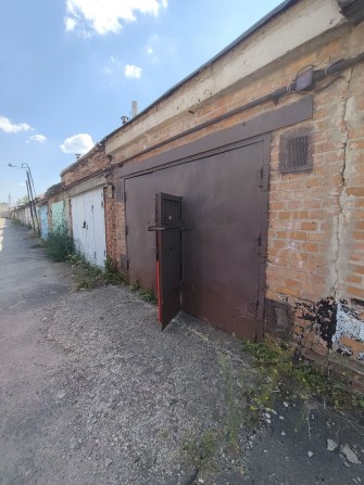 Продам капітальний цегляний гараж в  районі Авторинку! - фото 1