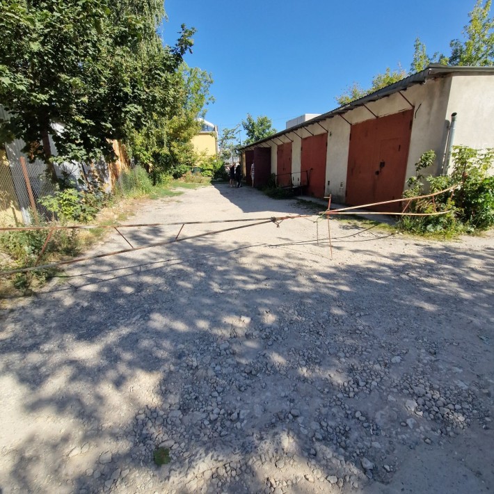 Гараж в центрі Тернополя біля ринку - фото 1