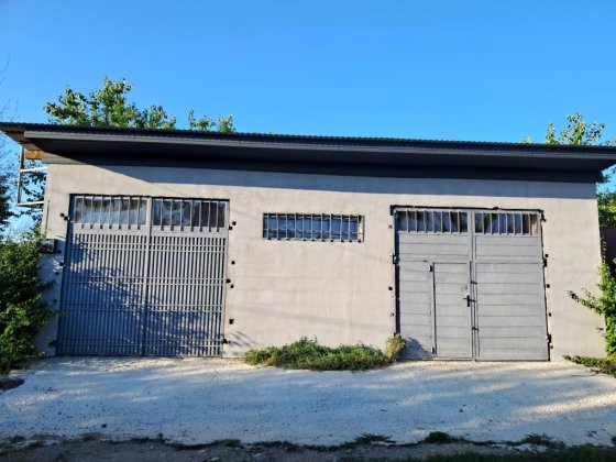 Продам СТО в Ужгороді  100м кв  в гаражному кооперативі "Політ" район Дастора Ужгород