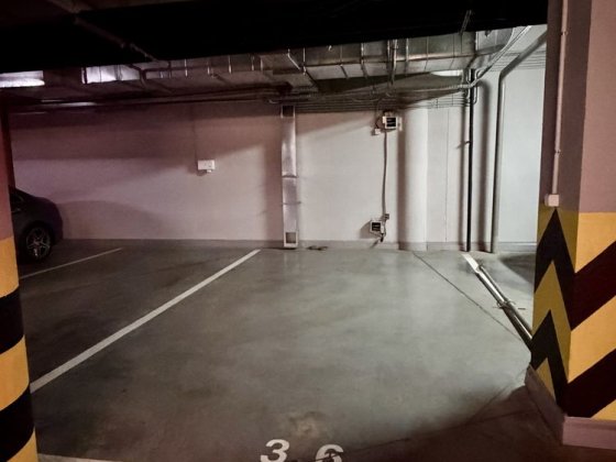 Продам паркомісце паркінг машиномісце в ЖК Бульвар фонтанів ВЛАСНИК Киев