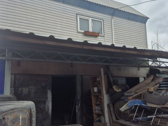 Продається гаражний комплекс із двох суміжних гаражів із надбудованим
