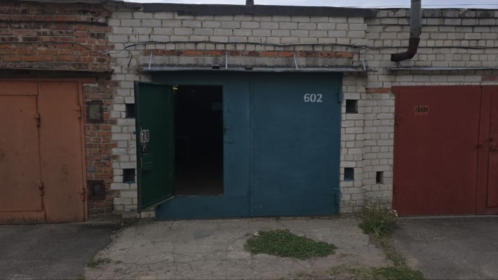 Продам суперовий, сухий гараж в АК 16 на  верхній лінії в  500м від в'їзду по прямій від власника! - фото 1