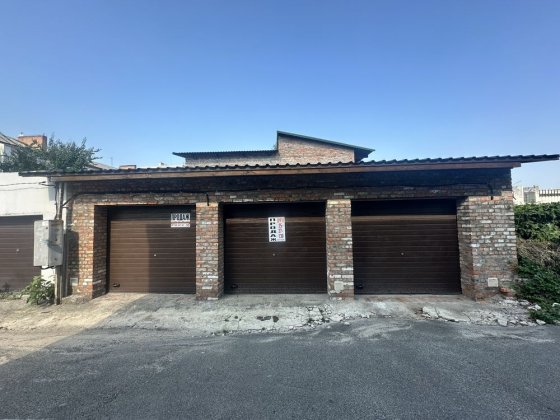 Продаж 3 гаражів, недобудовааний будинок в центрі, приватизована ділянка Чернігів