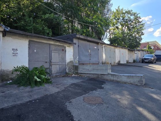 Продам гараж Центр Донцова Днепр