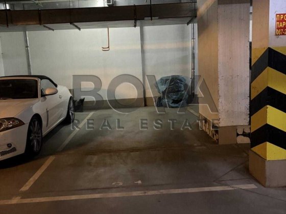 продаж паркомісця ЖК Панорама на Печерську Коновальця 44А 19м2 Київ