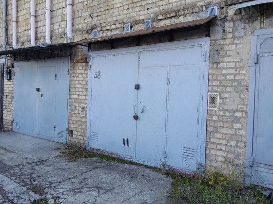 Гараж 22,2 м2, приватизований. Без торгу. Дорогожичi. Сирецька, 39. Обмін на ділянку, не пропонувати Киев