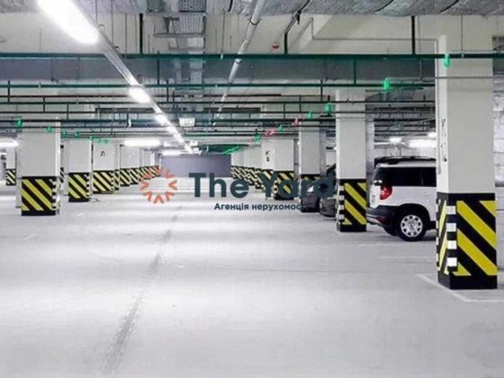 Продаж сімейного паркомісця 2 авто Верхогляда 17Б Новопечерські Липки Київ