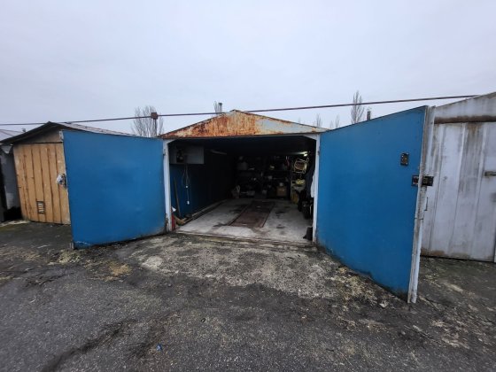 Продам металевий доглянутий гараж у Космічному мікрорайоні кооп Ветеран вул Юності Запорожье