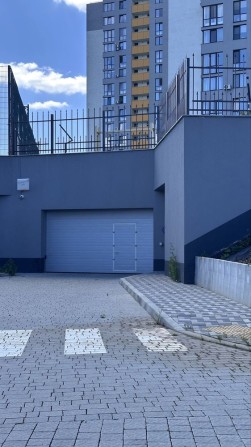 Продам паркомісце 14 м² у підземному паркінгу — вул. Бігова, 17Б - фото 1