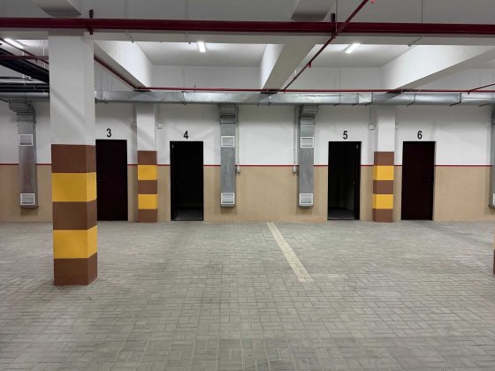 Паркомісце в підземному паркінгу з кладовою та зарядкою для електромобіля Николаев