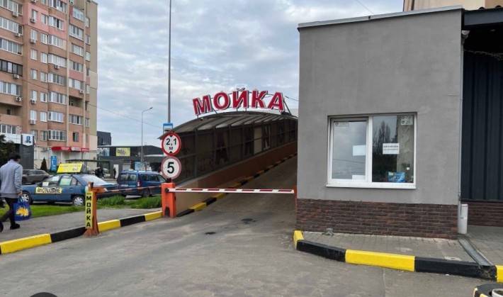 продам машиномісце в паркінгу на Сахарова - фото 1