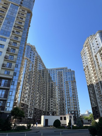 Продажа паркоместа на Французском бульваре. Срочно - фото 1