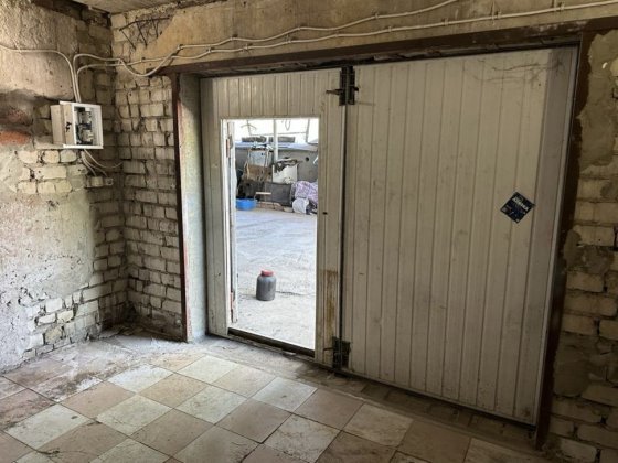 Продам капітальний двоповерховий гараж з підвалом на Олексіївці Харьков