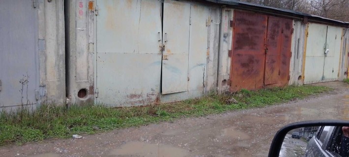 Продам капитальный ж/б гараж, 6х3 м2, на Баварии ГСК/"Ясная поляна/", хороший заезд - фото 1