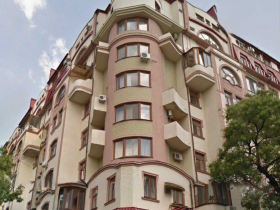 Продам 2 суміжні паркомісця в підземному паркінгу, Караванського 10 Одеса