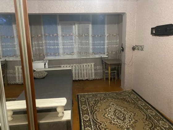 Кімната на Леваневського в гуртожитку з бойлером та пральною машинкою