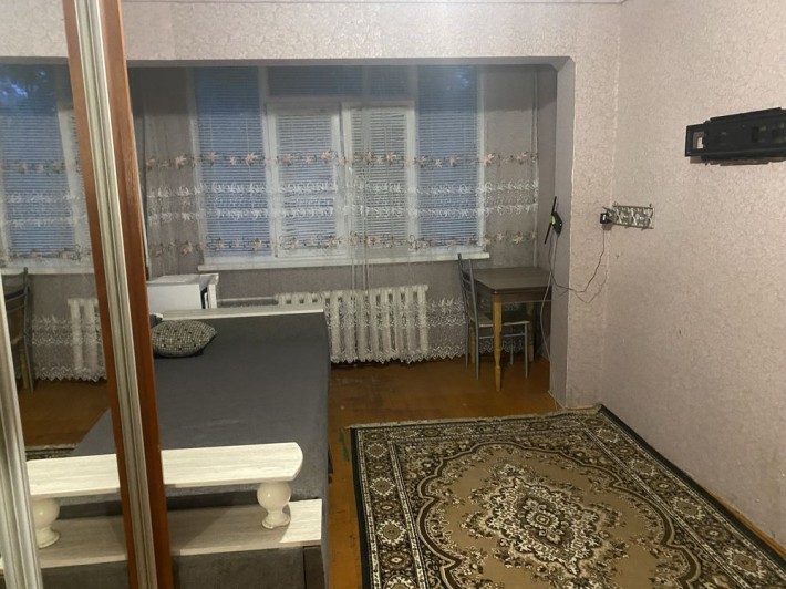 Кімната на Леваневського в гуртожитку з бойлером та пральною машинкою - фото 1