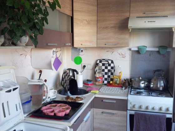Здається кімната біля метро Дарниця Киев