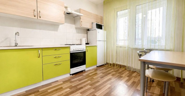 Продаж 1-кімнатної квартири біля метро вул. Бориса Гмирі, 10/40 - фото 1