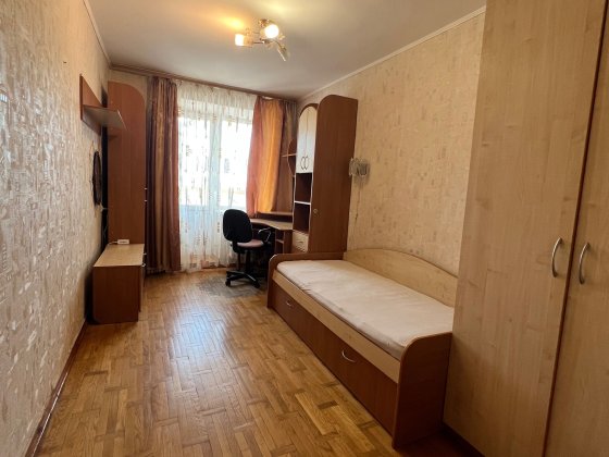 Здам 1 кімнату в 3-кімнатній (НЕ АГЕНТСТВО)