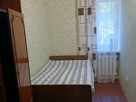 Здаеться кімната в гуртожитку на Першотравневій