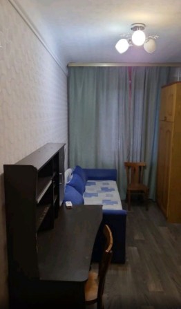 Сдаётся комната без хозяев ст. метро Дарница - фото 1