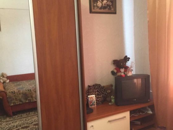 здається кімната без проживання хазяїв,метро Дарниця поруч Київ