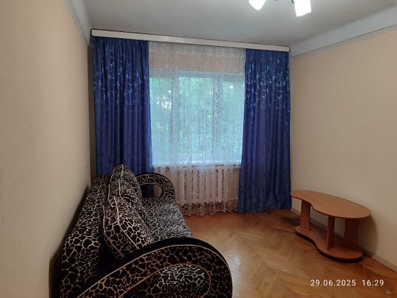 Оренда кімнати для дівчини, метро Дорогожичі, без % Киев