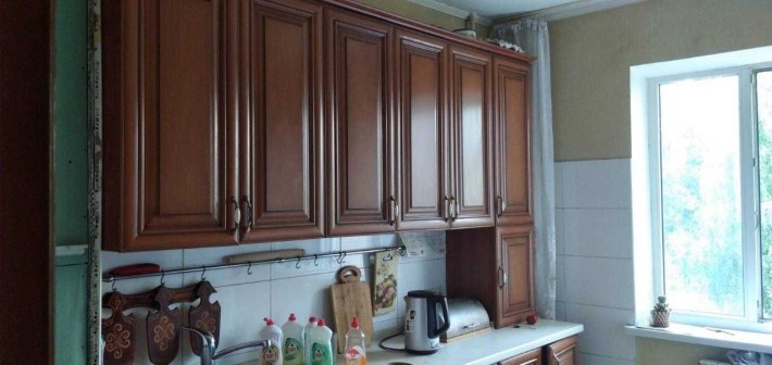 Здається кімната з балконом для дівчини біля метро м. Академгородок вул Чернобильська - фото 1