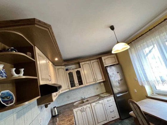 Сдам місце в кімнаті Київ метро Хрещатик 1500 грн. в місяць проживання! Зручне розташування Киев
