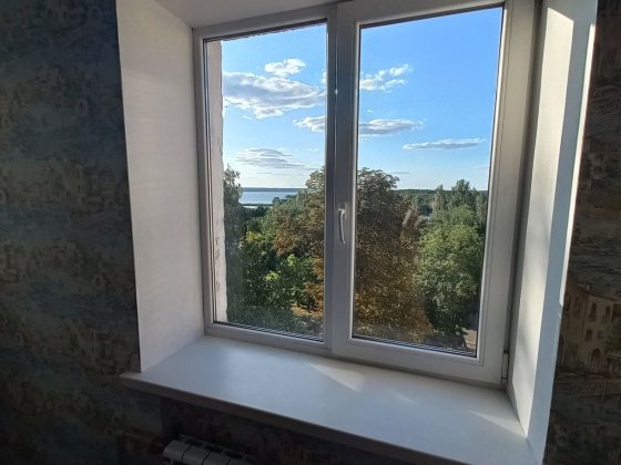 Здаються 2-і кімнати в 3 кімнатній квартирі (третя кімната без ремонту, але можна використовувати) н Запоріжжя