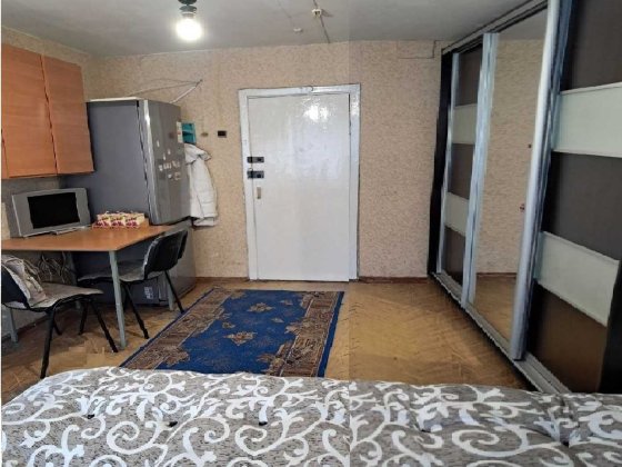 Харківський масив, метро Вирлиця пішки Киев