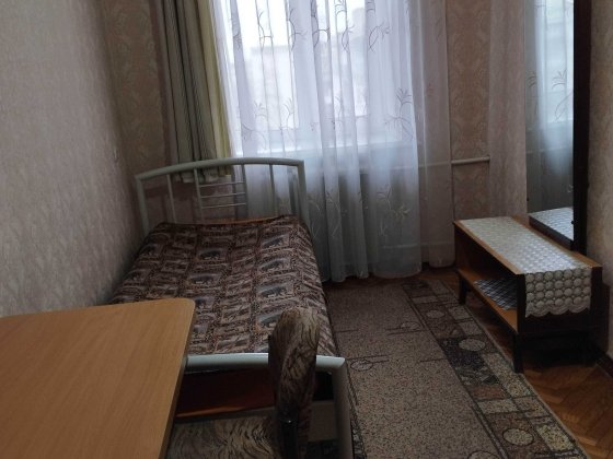 метро Черниговская.Комната под ключ  БЕЗ ХОЗЯЕВ для 1 чел. ул.Лазаревского 2 Киев