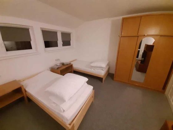 Здам підселення в кімнату 1500грн місяць проживання Київ Театральна Киев