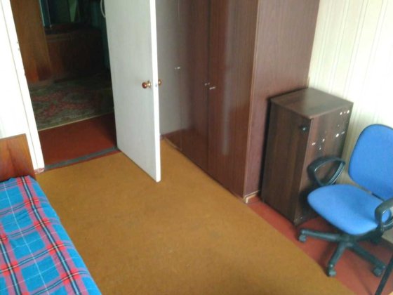 Сдам комнату парню по ул. Ревуцкого (Рядом метро) Киев