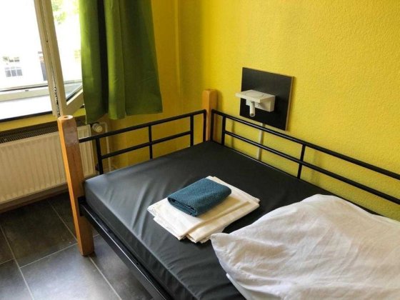 Сдам подселение в комнату! Метро Бориспольская Киев Хозяйка Киев