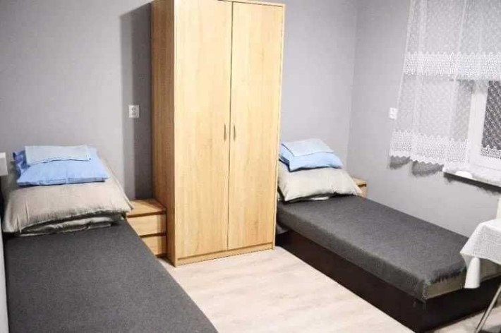 Здам місце в кімнаті Київ метро Почайна 1500 грн. в місяць проживання! Заселення сьогодні - фото 1